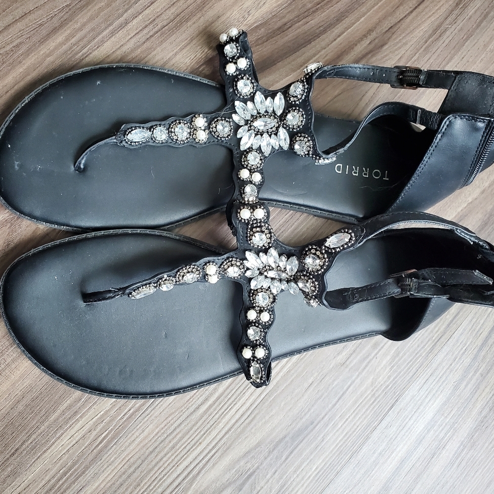 Torrid 12W Black Faux Leather Sandal